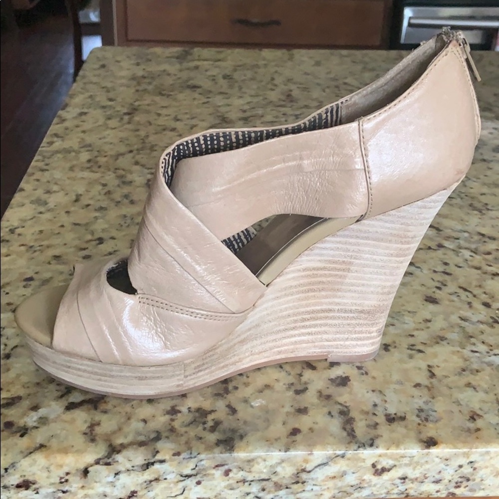 Seychelles Wedges - Picture 3 of 9